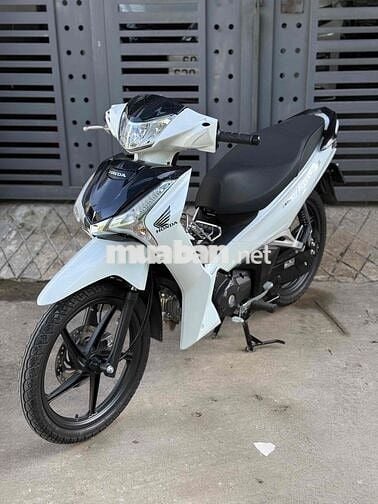 🌈 Future 2025/ Trắng Đen/ Chính Chủ Kí Giấy