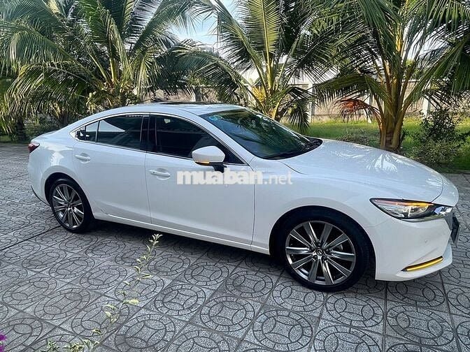 Mazda 6 2022 Premium 2.0 AT - 10000 km 2 chủ