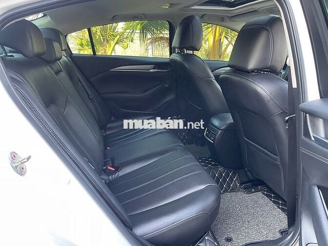 Mazda 6 2022 Premium 2.0 AT - 10000 km 2 chủ