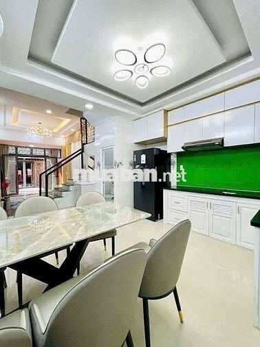 290/2 dương bá trạc hẻm 6m.dt.4x17m 2 lầu 3 phòng