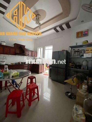 Cho thuê nhà hẻm ô tô Ama Khê, Sân ô tô, 4 phòng ngủ,dàn năng lượng MT