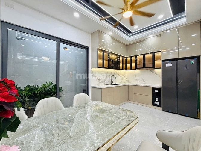 Chính chủ bán gấp nhà Duy Tân, Tân Bình giá 2tỷ850/52m2.Sổ riêng