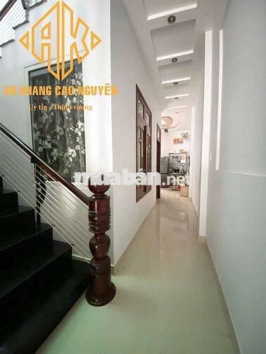 Cho thuê nhà hẻm ô tô Ama Khê, Sân ô tô, 4 phòng ngủ,dàn năng lượng MT