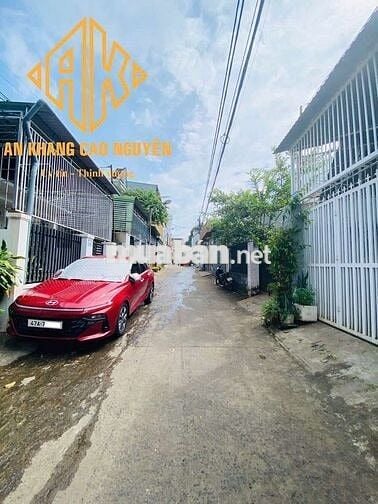 Cho thuê nhà hẻm ô tô Ama Khê, Sân ô tô, 4 phòng ngủ,dàn năng lượng MT