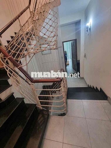 cho thuê nhà nguyên căn.4pn4wc. Lê Hồng Phong p10.Q10