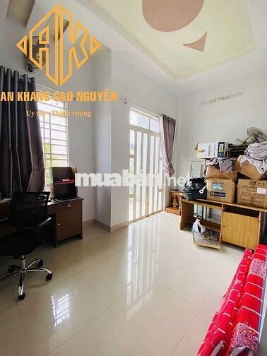 Cho thuê nhà hẻm ô tô Ama Khê, Sân ô tô, 4 phòng ngủ,dàn năng lượng MT