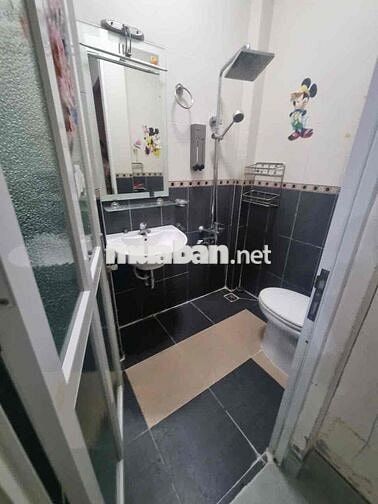 cho thuê nhà nguyên căn.4pn4wc. Lê Hồng Phong p10.Q10