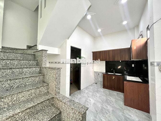 CHO THUÊ NHÀ Ở KINH DOANH GẦN BỜ KÈ HÀ RA NHA TRANG GIÁ 8,5 TRIỆU