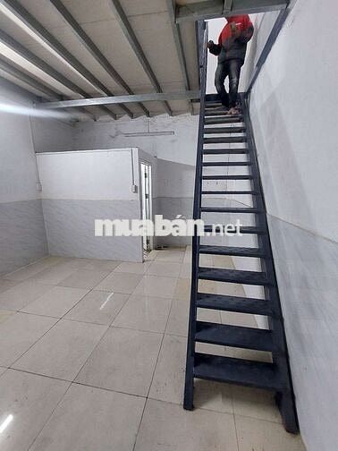 Cho thuê nhà đường Phạm Hùng C9 DT.4×6 } 1 Lầu 1 Phòng 1 toilet hẽm 4m