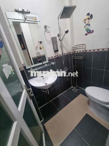 cho thuê nhà nguyên căn.4pn4wc. Lê Hồng Phong p10.Q10