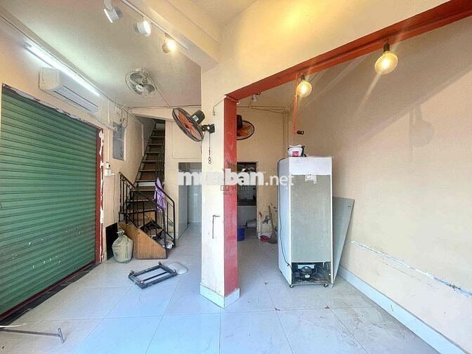 CHO THUÊ NHÀ Ở KINH DOANH LÔ GÓC 3 TẦNG GẦN CHỢ XÓM MỚI GIÁ 14 TRIỆU