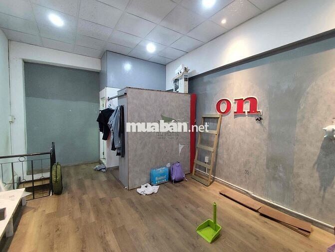 CHO THUÊ NHÀ Ở KINH DOANH LÔ GÓC 3 TẦNG GẦN CHỢ XÓM MỚI GIÁ 14 TRIỆU