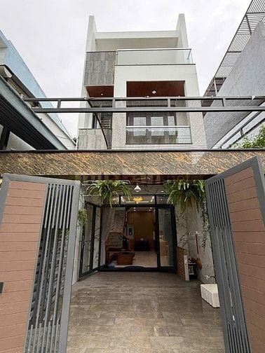 NHÀ MẶT TIỀN ĐỐI DIỆN CHUNG CƯ KINH DOANH TỐT - FULL NỘI THẤT XỊN