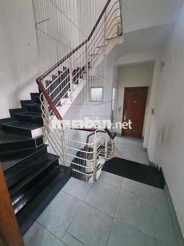 cho thuê nhà nguyên căn.4pn4wc. Lê Hồng Phong p10.Q10