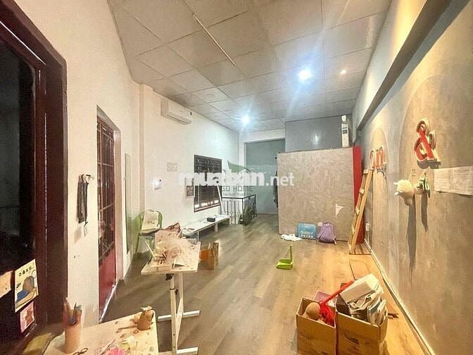 CHO THUÊ NHÀ Ở KINH DOANH LÔ GÓC 3 TẦNG GẦN CHỢ XÓM MỚI GIÁ 14 TRIỆU