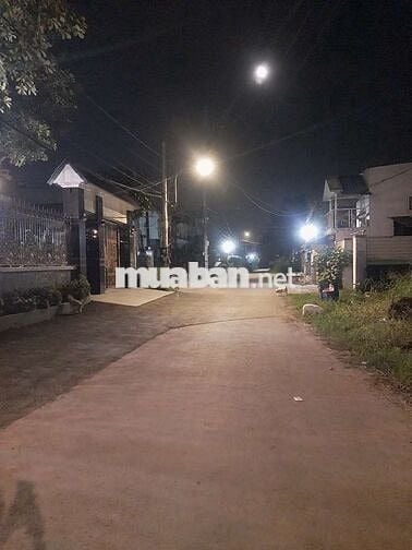 Nhà gần đường lớn, trường,chợ và nhiều tiện ích