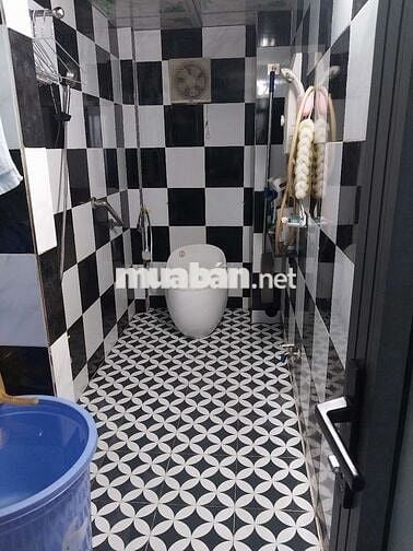 Nhà gần đường lớn, trường,chợ và nhiều tiện ích