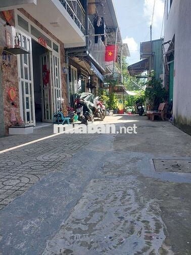 Nhà gần đường lớn, trường,chợ và nhiều tiện ích