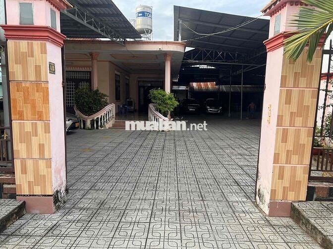 cho thuê nhà 1 chệch 1 lầu mặt tiền đường lớn giá 5tr