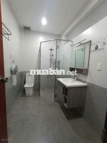 CẦN CHO THUÊ NHÀ MẶT TIỀN VỊ TRÍ ĐẸP NGAY KHU VỰC SẦM UẤT Đ. SỐ 7