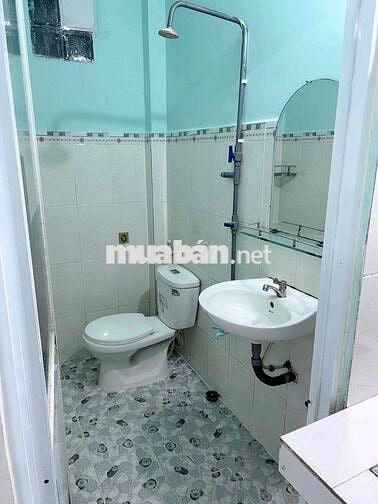 cho thuê nhà 1 chệch 1 lầu mặt tiền đường lớn giá 5tr