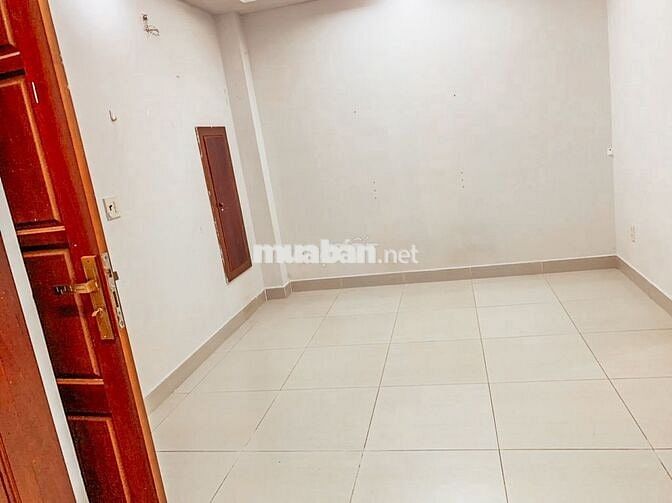 Phòng rộng, cửa sổ lớn - Gần chợ Thạch Đà