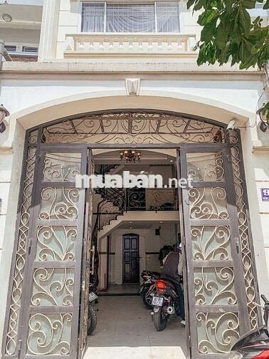 Phòng rộng, cửa sổ lớn - Gần chợ Thạch Đà