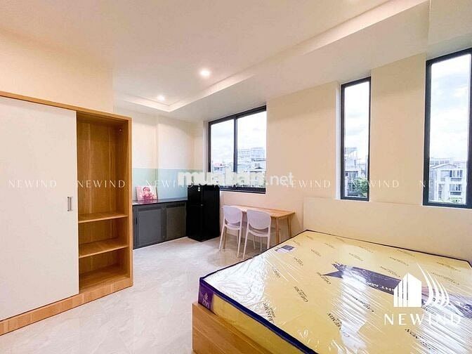 Phòng ban công , cửa sổ to trung tâm quận 7. Gần Lotte, Phú Mỹ Hưng,..