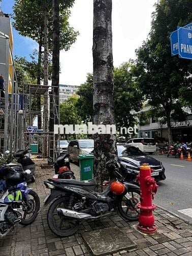 Mặt bằng Phú Mỹ Hưng ngã 3 Phạm Văn Nghị đường lớn kinh doanh sầm uất