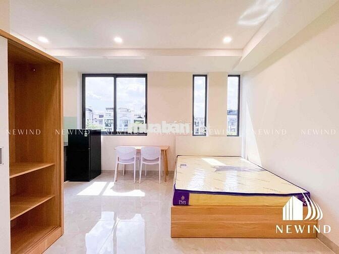 Phòng ban công , cửa sổ to trung tâm quận 7. Gần Lotte, Phú Mỹ Hưng,..