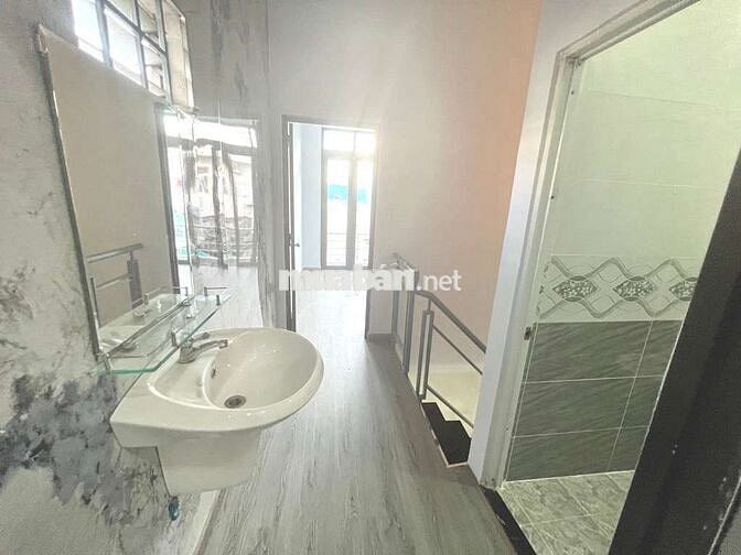 NHÀ NHỎ – VỊ TRÍ LỚN. CÁCH PVĐ 200M MÀ GIÁ VẪN DƯỚI 3 TỶ… AI NHANH THÌ