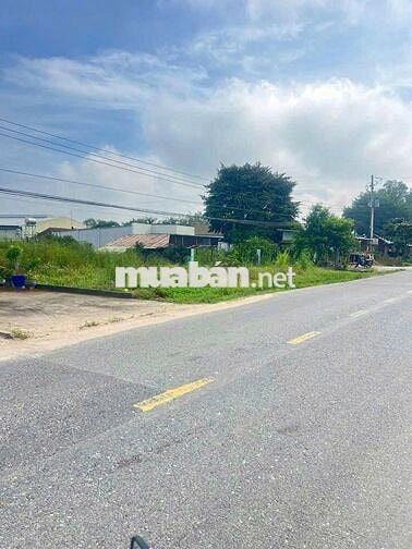 Cần sang lại miếng đất 250m2 ngay mt đường DH ngay TTHC mới, giá rẻ