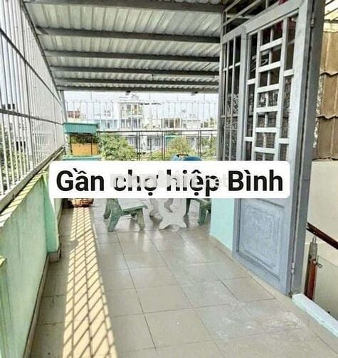 Cho thuê nhà 3 tầng gần chợ hiệp Bình 11,5tr/tháng
