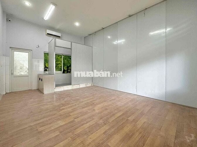 PHÒNG  THOÁNG, SÂN RỘNG, NHÀ VỆ SINH TO LINH TRUNG-GẦN NGÃ TƯ THỦ ĐỨC