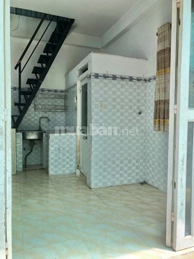 còn 1 phòng cho thuê 2tr7 .hẻm an ninh ,yên tĩnh,dân trí cao