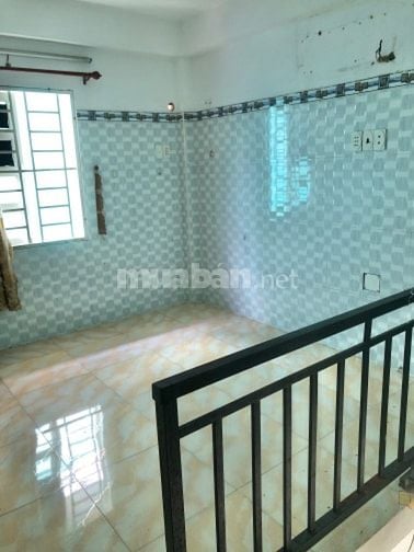 còn 1 phòng cho thuê 2tr7 .hẻm an ninh ,yên tĩnh,dân trí cao