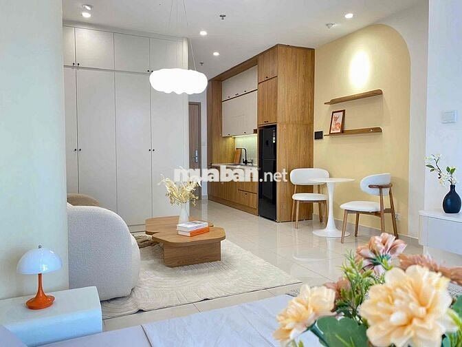 Siêu hiếm- Studio hướng Đông Nam view bể bơi, full đồ, sẵn sổ