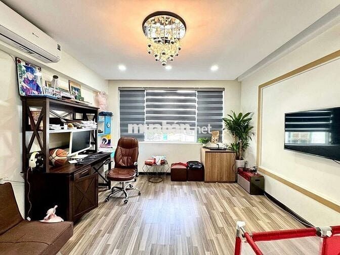 Hẻm 10m xe hơi tận nhà 40m2 ngang 4m P7 Phú Nhuận 5 tầng Pháp lý sạch