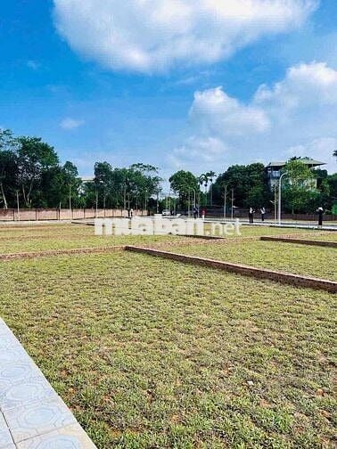 Chính chủ bán đất 100m2 gần hoa thị vệ tinh Hoà Lạc