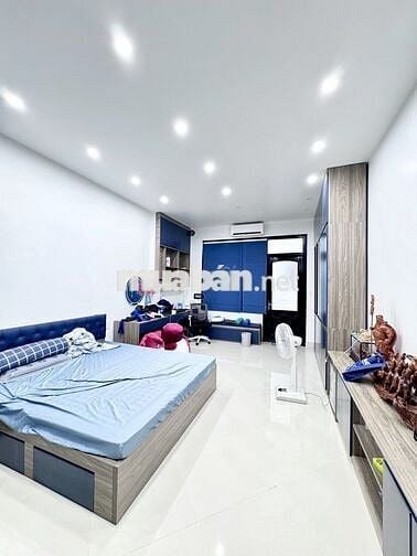 Bán nhà Giải Phóng 35m x 5T, 3 P.ngủ, nội thất bền đẹp, ôtô đỗ cửa, KD