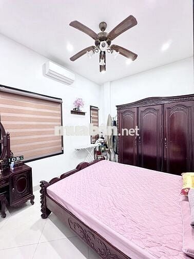 Bán nhà Giải Phóng 35m x 5T, 3 P.ngủ, nội thất bền đẹp, ôtô đỗ cửa, KD