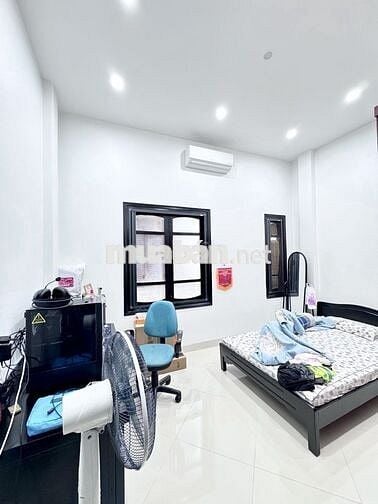 Bán nhà Giải Phóng 35m x 5T, 3 P.ngủ, nội thất bền đẹp, ôtô đỗ cửa, KD