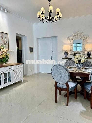 Căn hộ 2 phòng ngủ + 90m2 Sài Gòn Pearl, toà Topaz 1 , Nguyễn Hữu Cảnh