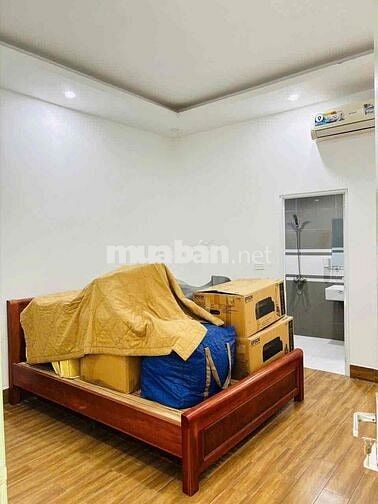 HẺM 7M GẦN TTTM GIGAMAL NHÀ SÂN ĐẬU Ô TÔ FULL NỘI THẤT 3PN 4WC Ở+ VPCT