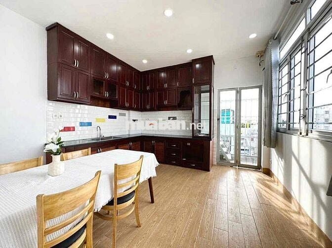 🔥2 PHÒNG NGỦ BANCOL SIÊU ĐẸP Ở TRUNG TÂM Q10