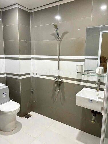 HẺM 7M GẦN TTTM GIGAMAL NHÀ SÂN ĐẬU Ô TÔ FULL NỘI THẤT 3PN 4WC Ở+ VPCT