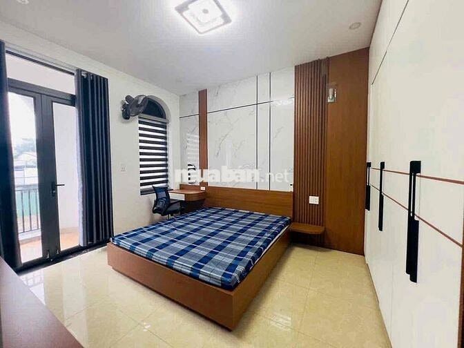 nhà cho thuê: mặt tiền trần quý cáp( tân lập)