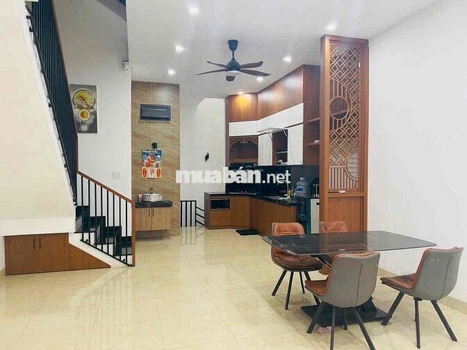 nhà cho thuê: mặt tiền trần quý cáp( tân lập)