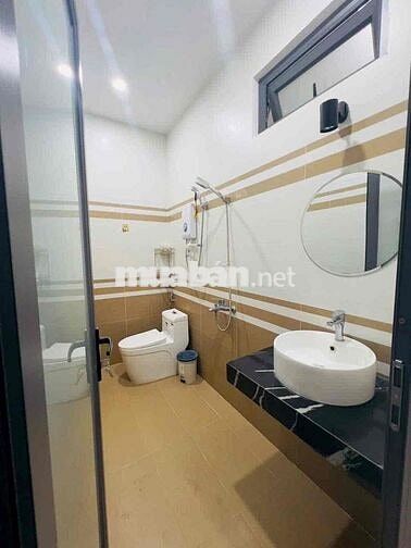 nhà cho thuê: mặt tiền trần quý cáp( tân lập)