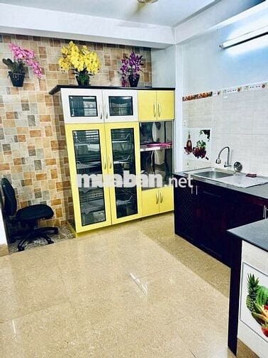 Ng căn hxh CMT8 3,5 x 16 trệt , 2lầu st, 4pn